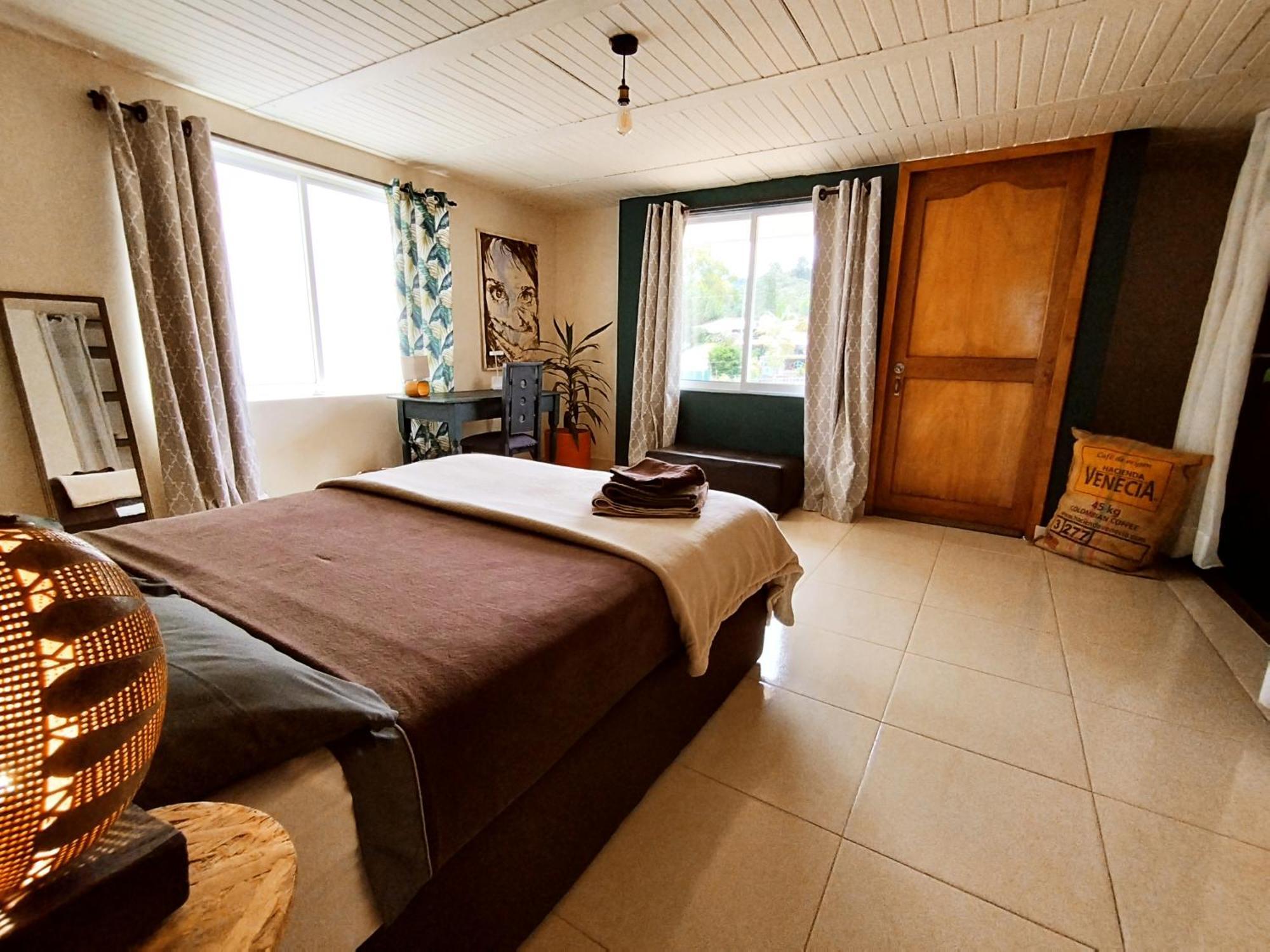 Casa Kayam Art Hostel Coliving Coworking Guatapé Oda fotoğraf
