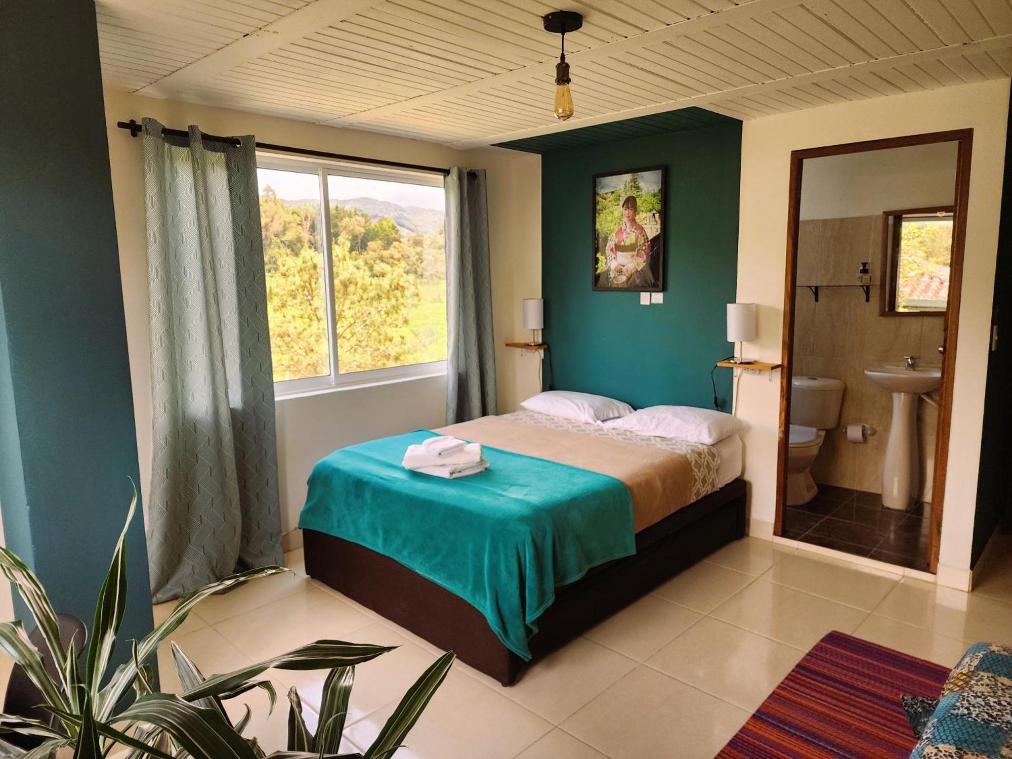 Casa Kayam Art Hostel Coliving Coworking Guatapé Oda fotoğraf